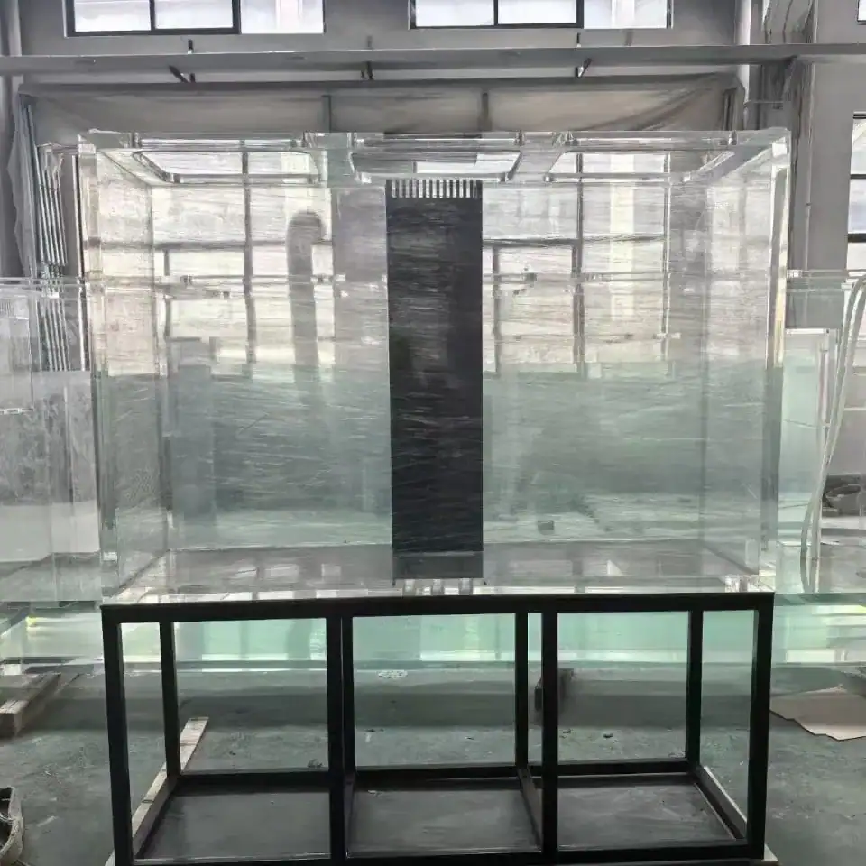 Custom glass aquarium tank fabrication in Dubai workshop